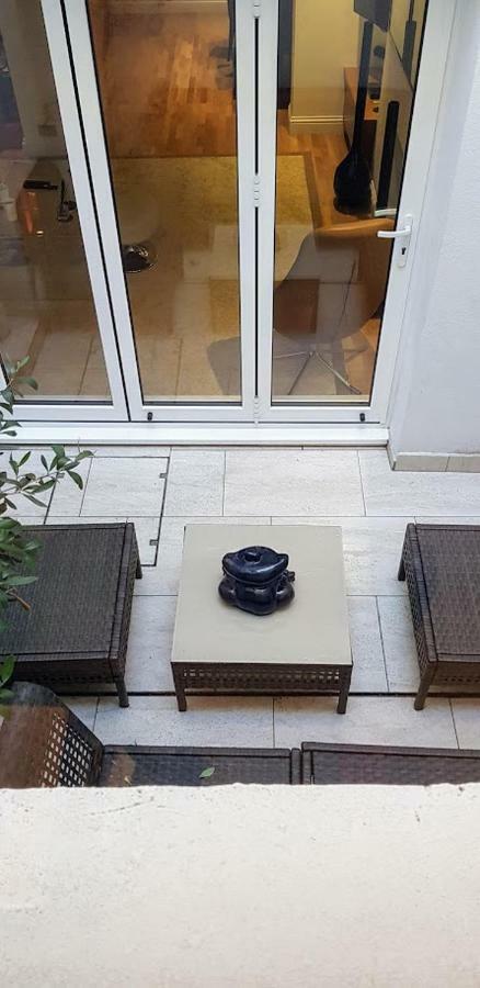 Gregory Place Apartment *